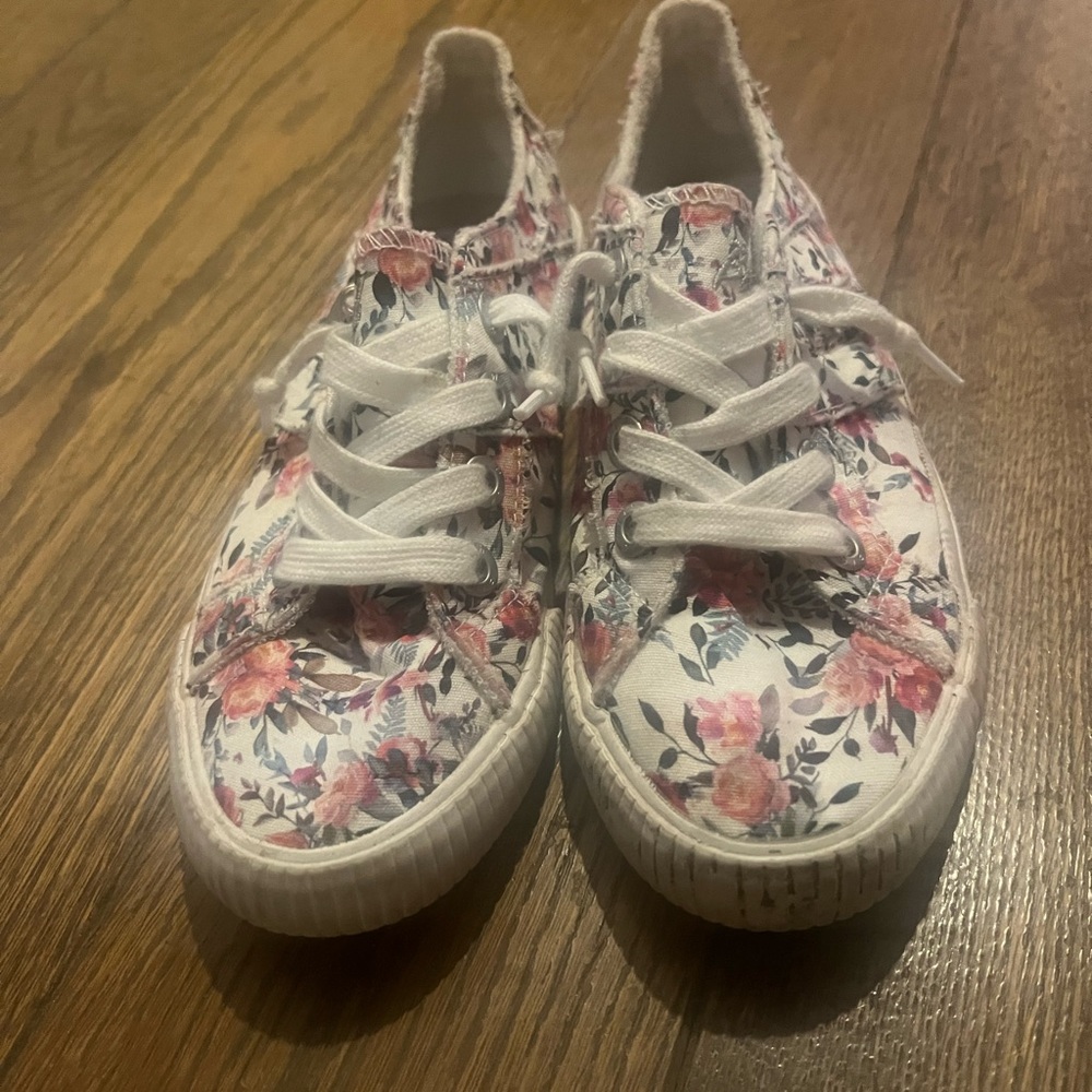 Blowfish Floral Sneakers (size 4)